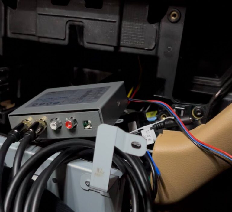 Установка Триома MOST AMP в Porsche Macan S с Bose